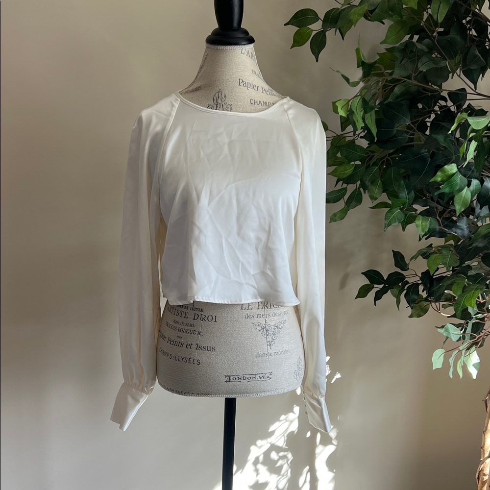 Elegant White Long Sleeve Cropped Satin Blouse